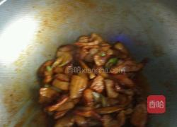 五花肉炒蒜苔的做法图解3