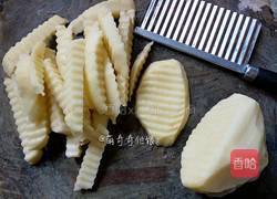 炸土豆条的做法图解2