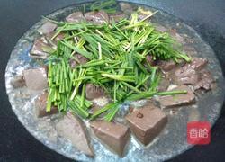 韭菜猪红的做法图解7