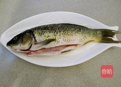 糖醋鲤鱼的做法图解1