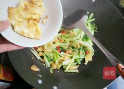 芹菜炒萝卜干的做法图解5