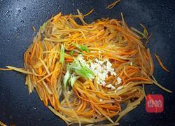 红萝卜土豆丝的做法图解7