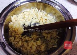 油炸小虾米的做法图解1