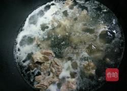 牛肉海带汤的做法图解2