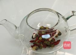 枸杞菊花茶的做法图解2