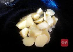 炖土豆块的做法图解3