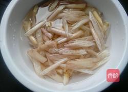 泡椒炒藕带的做法图解2