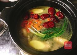 红枣枸杞鸽子汤的做法图解6