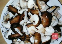 香菇菠菜的做法图解2