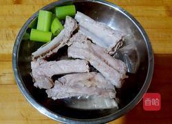 西洋参红枣炖排骨的做法图解3