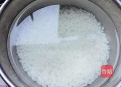 葡萄干粥的做法图解1