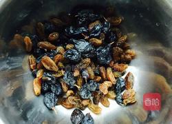 葡萄干粥的做法图解2