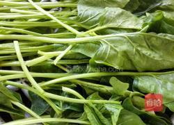 麻酱拌菠菜的做法图解1