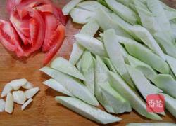 西红柿炒丝瓜的做法图解2