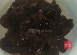 胡萝卜木耳炒鸡蛋的做法图解3