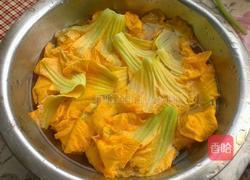 蛋炒南瓜花的做法图解2