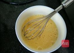 摊鸡蛋皮的做法图解2