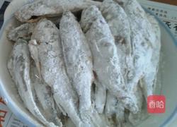 干煎黄花鱼的做法图解2