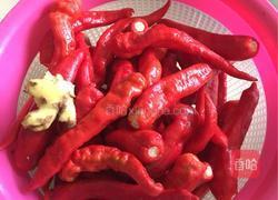 美味辣椒酱的做法图解1