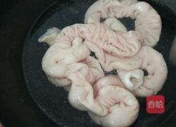 萝卜烧肥肠的做法图解3