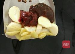 萝卜烧肥肠的做法图解6