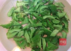 豆豉炒苦瓜的做法图解9