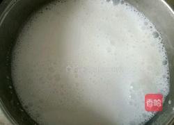 椰香牛奶小方糕的做法图解2