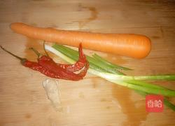 辣炝胡萝卜片的做法图解1