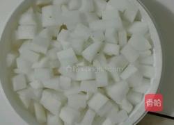 白萝卜蜂蜜水的做法图解1