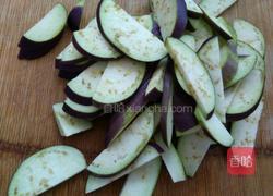 五花肉炒茄子的做法图解1