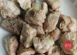 排骨焖腐竹的做法图解1