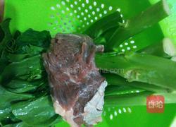 青菜烧牛肉的做法图解1