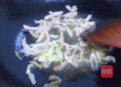 圆白菜粉丝炒肉的做法图解8