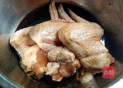 客家盐焗鸡翅的做法图解1