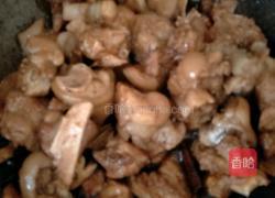 土豆闷猪脚的做法图解6