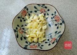 鲮鱼油麦菜的做法图解3