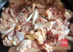 炖公鸡的做法图解1