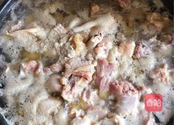 炖公鸡的做法图解2