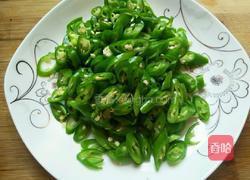 小辣椒炒鸡蛋的做法图解2