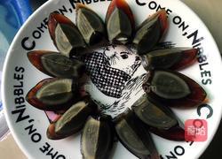 凉拌青椒皮蛋的做法图解3