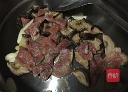 香菇肉片炒江青菜的做法图解3