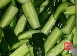 黄瓜韭菜花的做法图解1