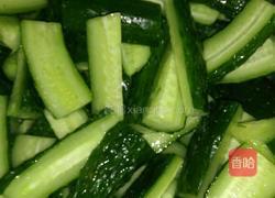 黄瓜韭菜花的做法图解2