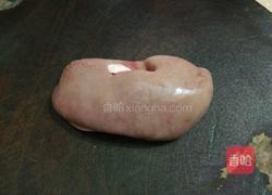 芹菜炒腰花的做法图解1