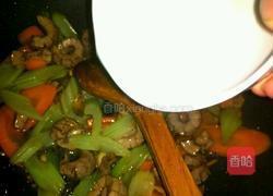 芹菜炒腰花的做法图解12