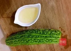 蜂蜜苦瓜的做法图解1
