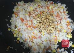 胡萝卜玉米虾仁炒饭的做法图解10