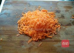 香菇猪肉胡萝卜饺子的做法图解2