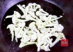 肉丝草菇炒花菜的做法图解3