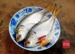 清炖鱼的做法图解1